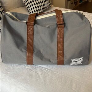 Herschel Duffle - 43L